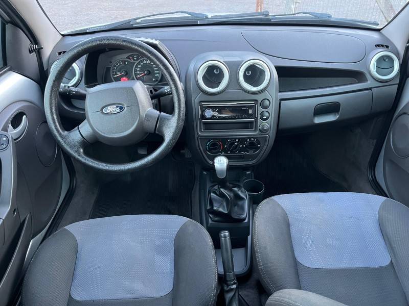 FORD - KA - 2011/2012 - Prata - R$ 26.900,00