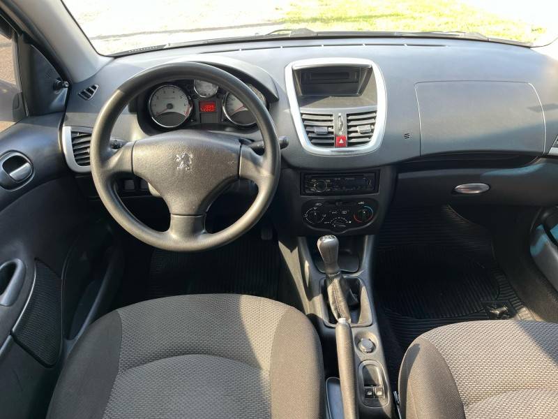 PEUGEOT - 207 - 2012/2013 - Prata - R$ 24.900,00