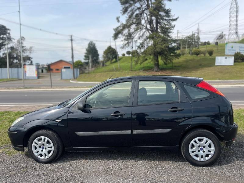 FORD - FOCUS - 2007/2008 - Preta - R$ 24.900,00