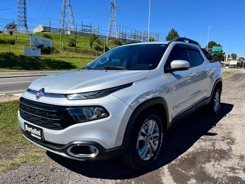 FIAT - TORO - 2017/2018 - Prata - R$ 92.000,00