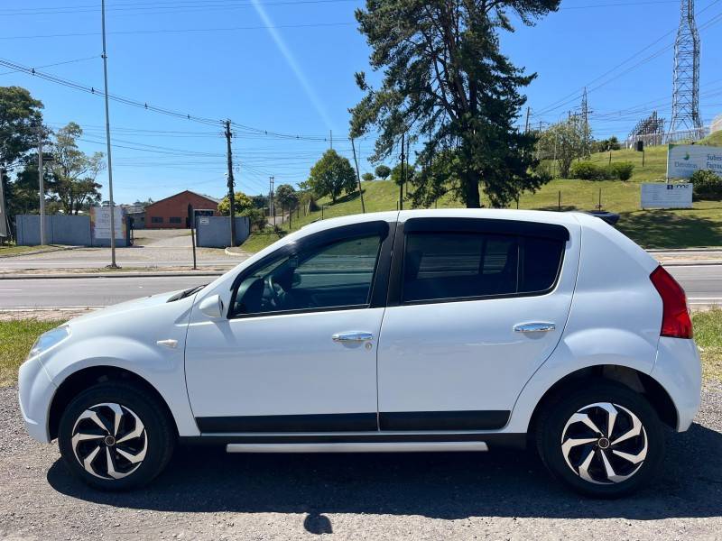 RENAULT - SANDERO - 2008/2009 - Branca - R$ 28.900,00