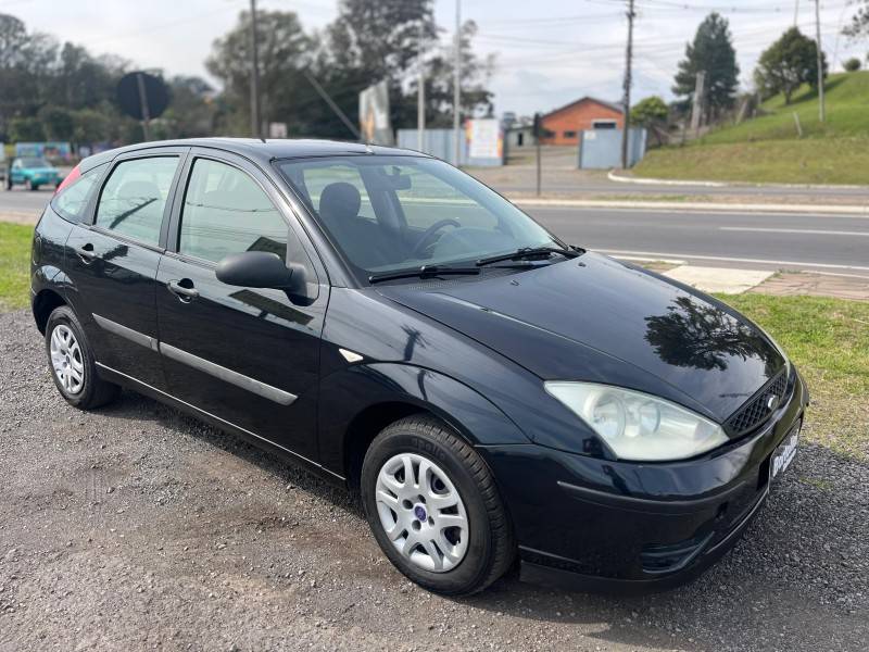 FORD - FOCUS - 2007/2008 - Preta - R$ 24.900,00