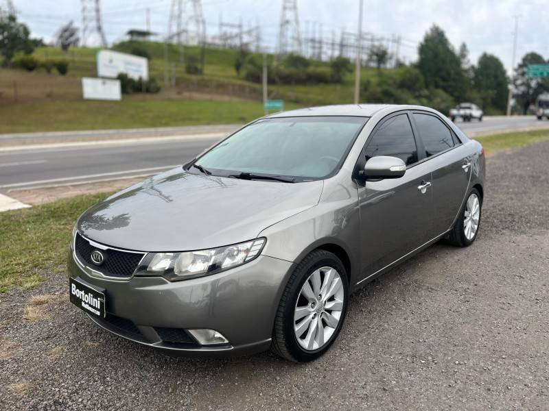 KIA MOTORS - CERATO - 2011/2011 - Cinza - R$ 43.900,00