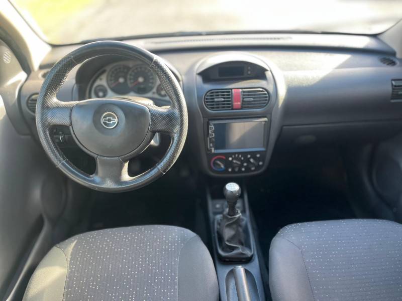 CHEVROLET - CORSA - 2008/2009 - Preta - R$ 26.900,00
