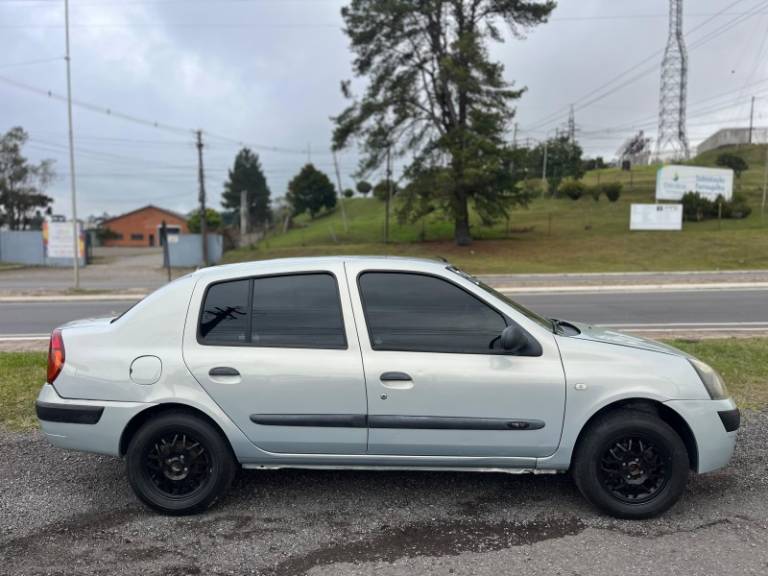 RENAULT - CLIO - 2004/2004 - Prata - R$ 16.900,00