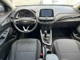 CHEVROLET - ONIX - 2022/2023 - Prata - R$ 80.900,00