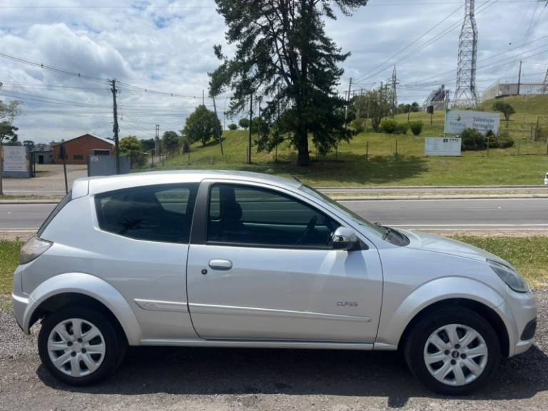 FORD - KA - 2011/2012 - Prata - R$ 26.900,00