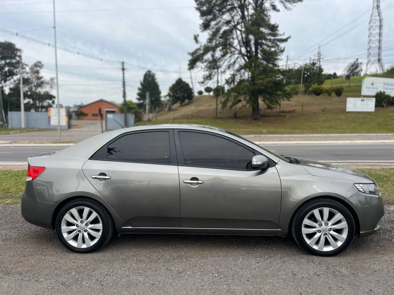 KIA MOTORS - CERATO - 2011/2011 - Cinza - R$ 43.900,00