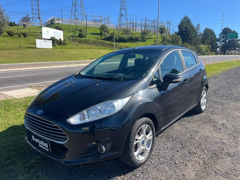FORD - FIESTA - 2013/2014 - Preta - R$ 42.900,00
