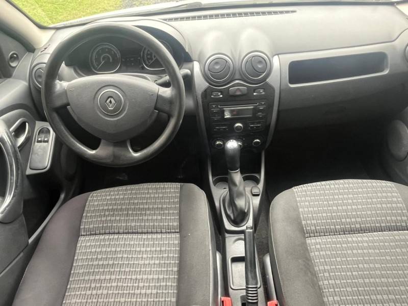 RENAULT - SANDERO - 2011/2012 - Prata - R$ 30.900,00