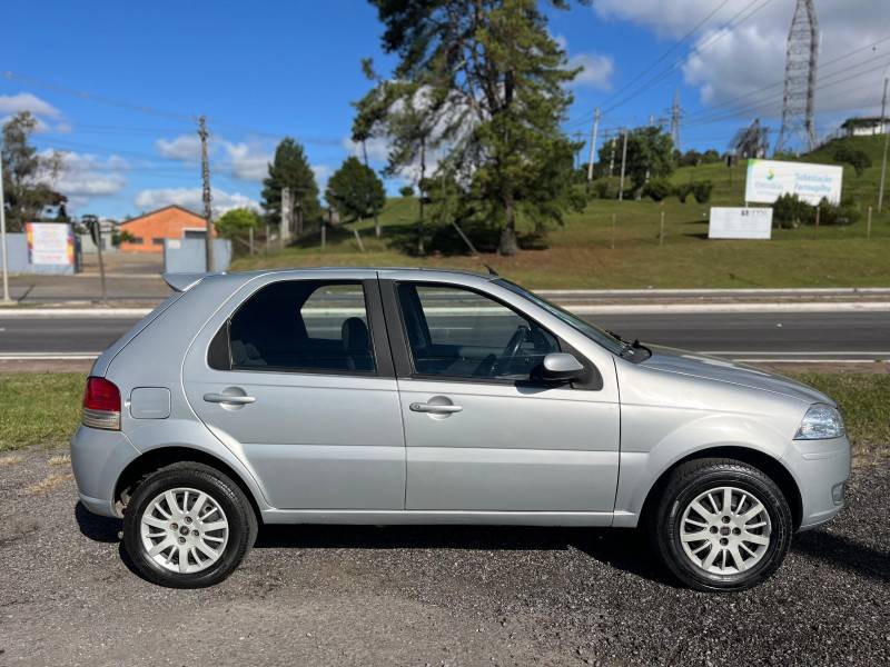 FIAT - PALIO - 2010/2011 - Prata - R$ 31.900,00