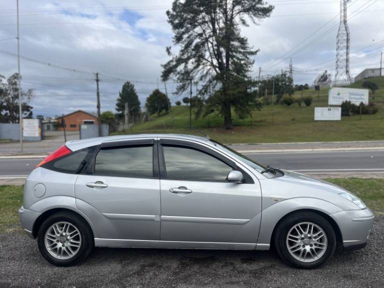 FORD - FOCUS - 2009/2009 - Prata - R$ 27.900,00