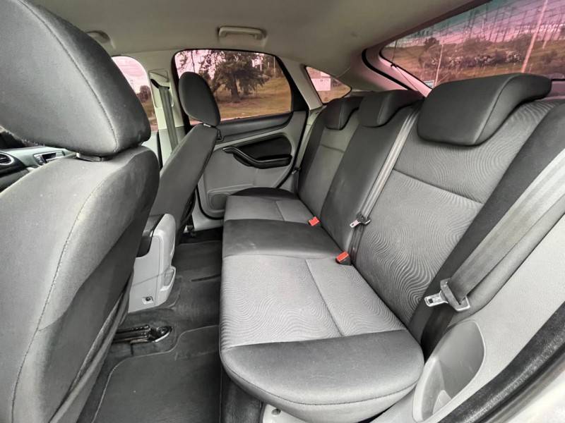 FORD - FOCUS - 2012/2013 - Cinza - R$ 44.900,00