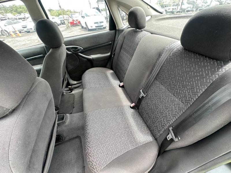 FORD - FOCUS - 2006/2007 - Preta - R$ 25.900,00