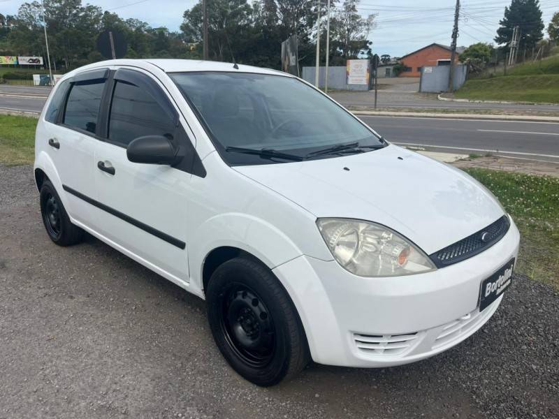FORD - FIESTA - 2003/2003 - Branca - R$ 18.900,00