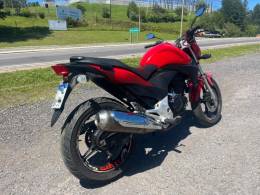 HONDA - CB 300R - 2011/2011 - Vermelha - R$ 12.900,00