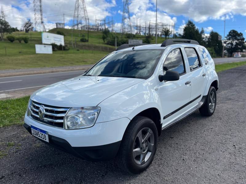 RENAULT - DUSTER - 2013/2014 - Branca - R$ 49.900,00