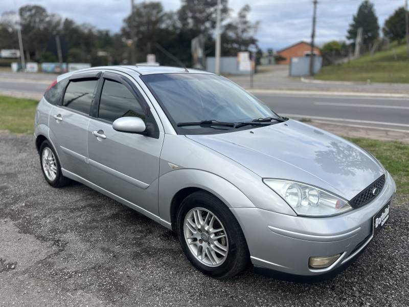 FORD - FOCUS - 2009/2009 - Prata - R$ 27.900,00