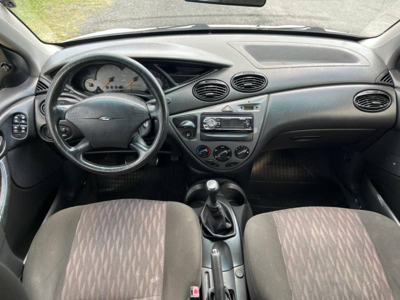 FORD - FOCUS - 2005/2005 - Branca - R$ 21.900,00