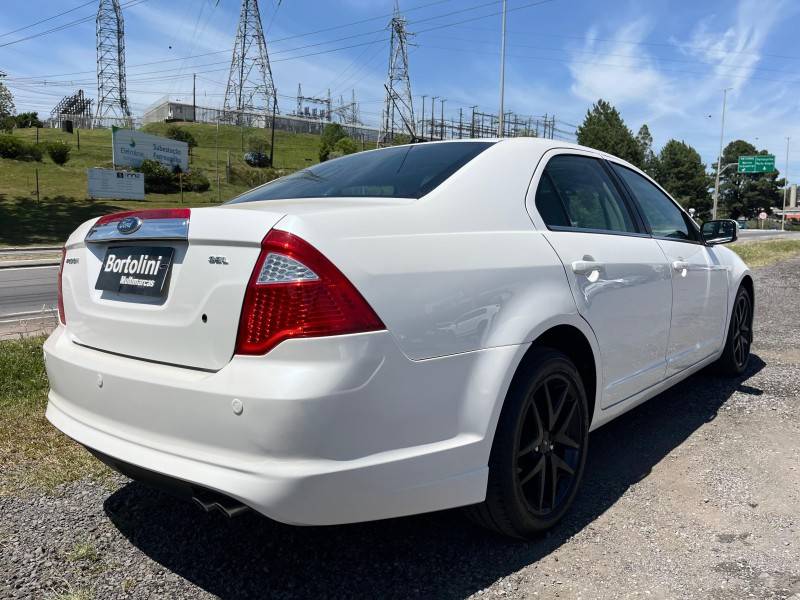 FORD - FUSION - 2011/2012 - Branca - R$ 49.900,00