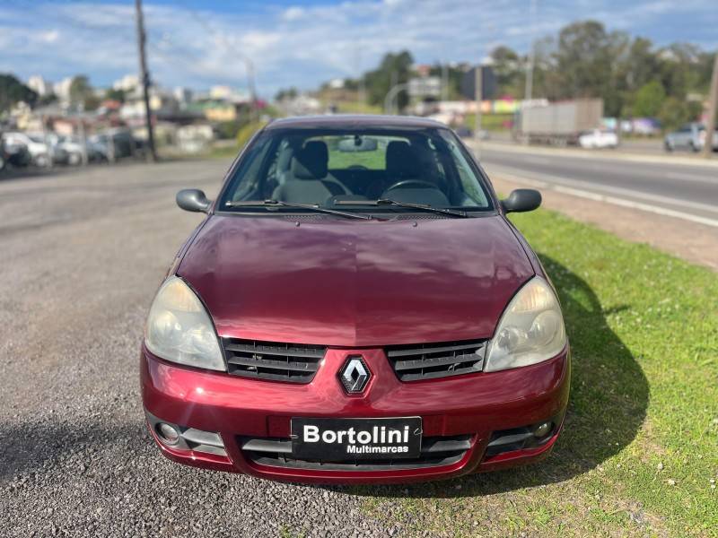 RENAULT - CLIO - 2007/2008 - Vermelha - R$ 18.900,00