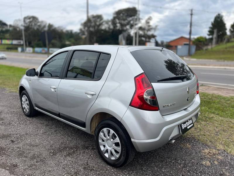 RENAULT - SANDERO - 2009/2010 - Prata - R$ 30.900,00
