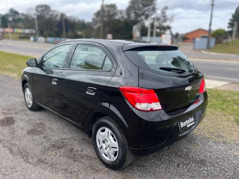 CHEVROLET - ONIX - 2013/2014 - Preta - R$ 43.900,00