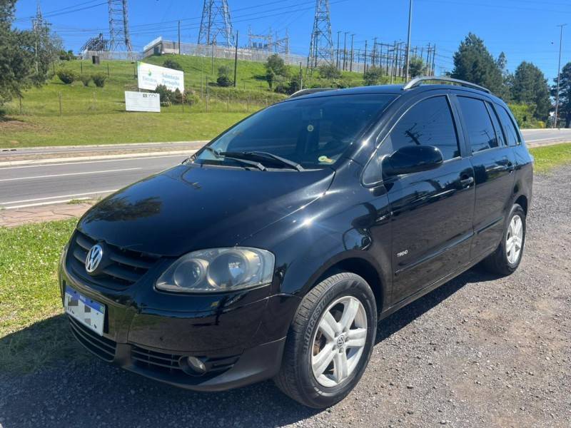 VOLKSWAGEN - SPACEFOX - 2009/2010 - Preta - R$ 30.900,00