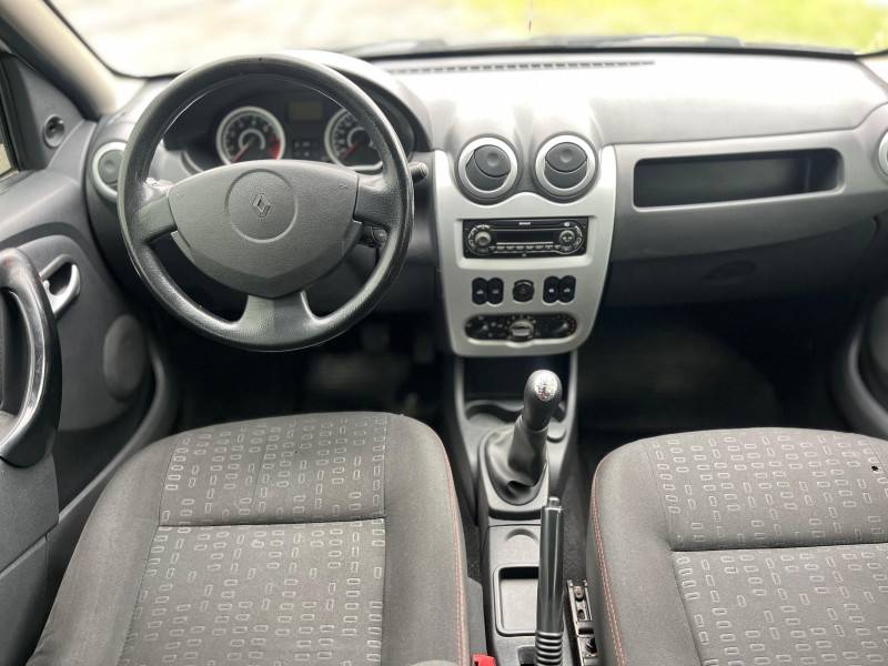 RENAULT - SANDERO - 2009/2010 - Prata - R$ 30.900,00