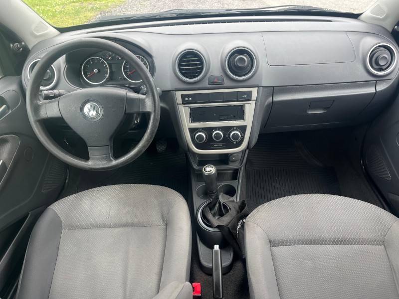 VOLKSWAGEN - VOYAGE - 2010/2011 - Cinza - R$ 29.900,00