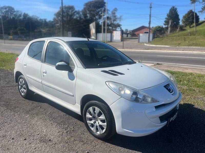 PEUGEOT - 207 - 2013/2014 - Branca - R$ 28.900,00