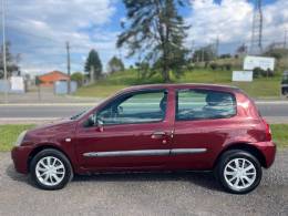 RENAULT - CLIO - 2007/2008 - Vermelha - R$ 18.900,00