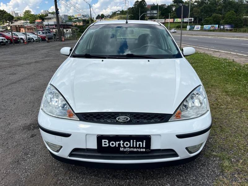 FORD - FOCUS - 2005/2005 - Branca - R$ 21.900,00
