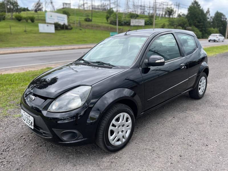 FORD - KA - 2012/2013 - Preta - R$ 24.900,00