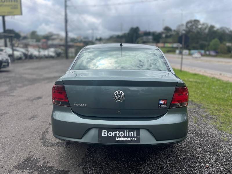 VOLKSWAGEN - VOYAGE - 2010/2011 - Cinza - R$ 29.900,00