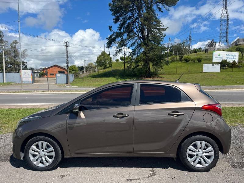 HYUNDAI - HB20 - 2016/2017 - Marrom - R$ 54.900,00