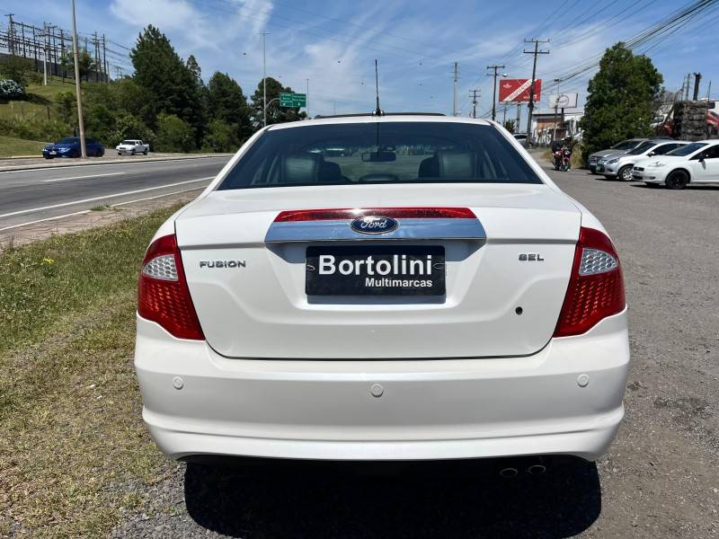 FORD - FUSION - 2011/2012 - Branca - R$ 49.900,00