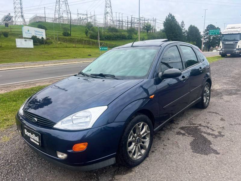 FORD - FOCUS - 2001/2001 - Azul - R$ 21.900,00