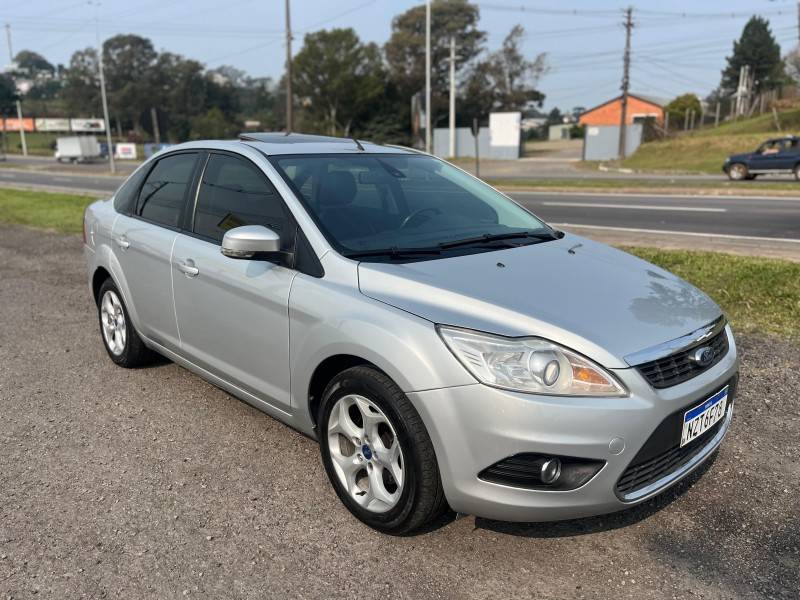 FORD - FOCUS - 2012/2012 - Prata - R$ 42.900,00
