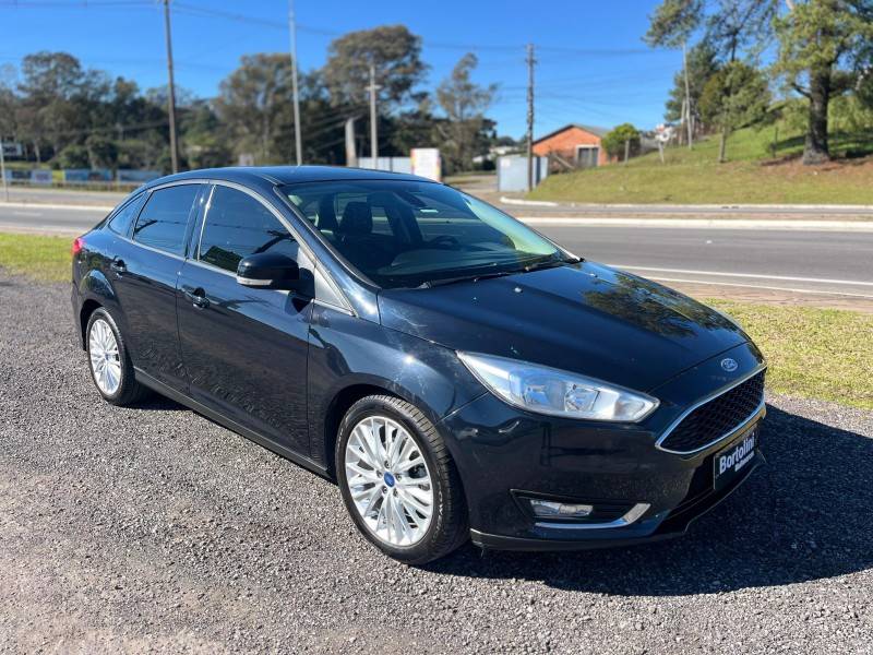 FORD - FOCUS - 2016/2016 - Preta - R$ 56.000,00