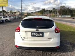 FORD - FOCUS - 2015/2016 - Branca - R$ 60.900,00