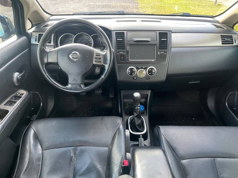 NISSAN - TIIDA - 2010/2011 - Preta - R$ 33.900,00