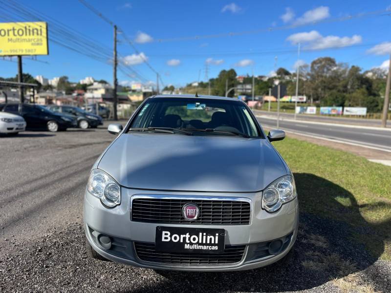 FIAT - PALIO - 2010/2011 - Prata - R$ 31.900,00