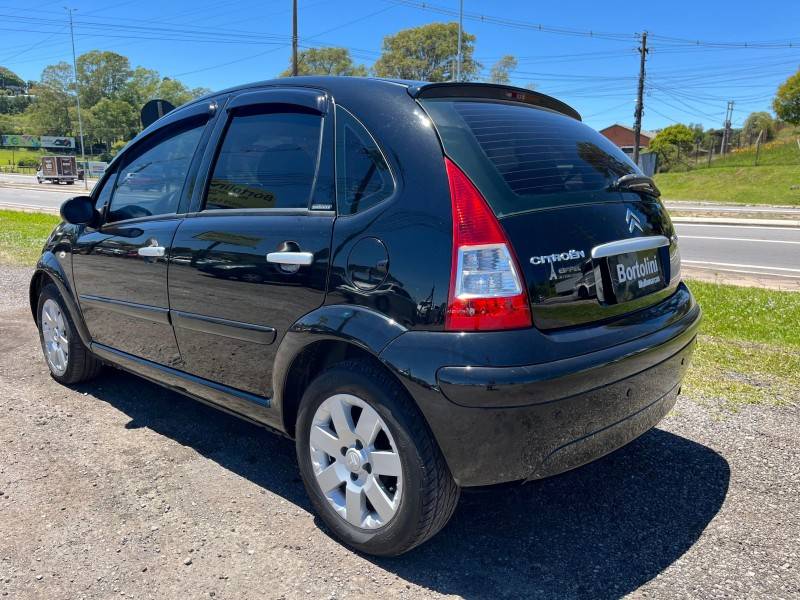 CITROËN - C3 - 2011/2012 - Preta - R$ 28.900,00