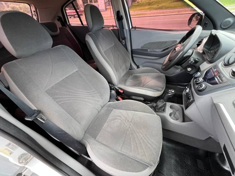 CHEVROLET - AGILE - 2010/2011 - Branca - R$ 33.900,00