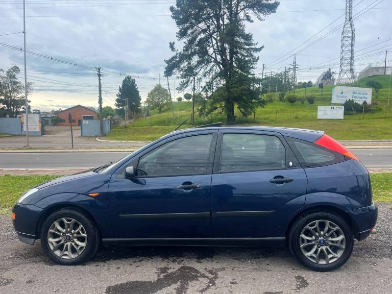 FORD - FOCUS - 2001/2001 - Azul - R$ 21.900,00