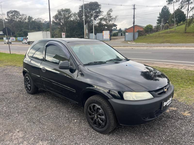 CHEVROLET - CELTA - 2003/2004 - Preta - R$ 14.900,00