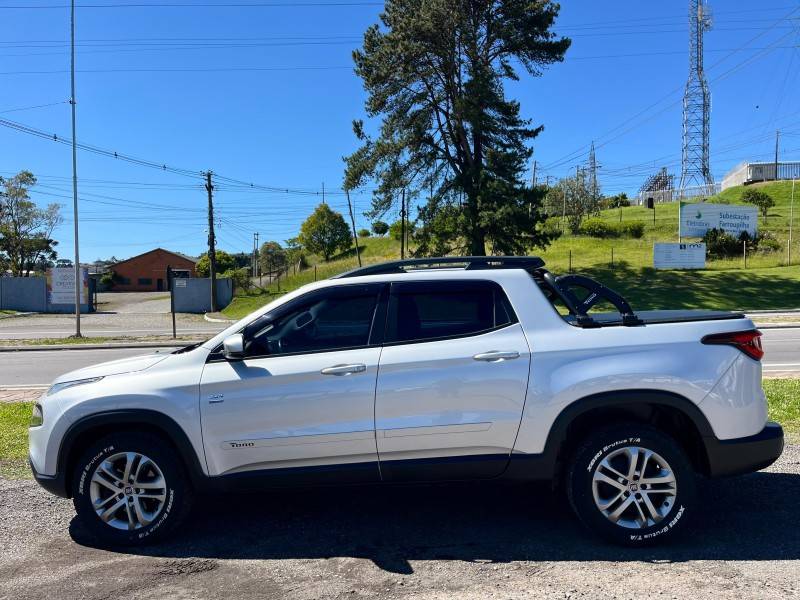 FIAT - TORO - 2017/2018 - Prata - R$ 92.000,00