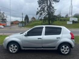 RENAULT - SANDERO - 2011/2012 - Prata - R$ 30.900,00