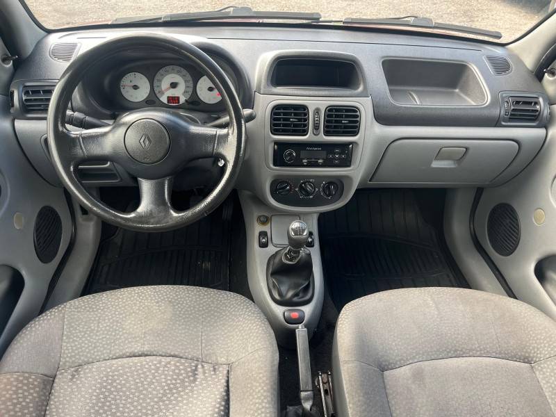RENAULT - CLIO - 2007/2008 - Vermelha - R$ 18.900,00